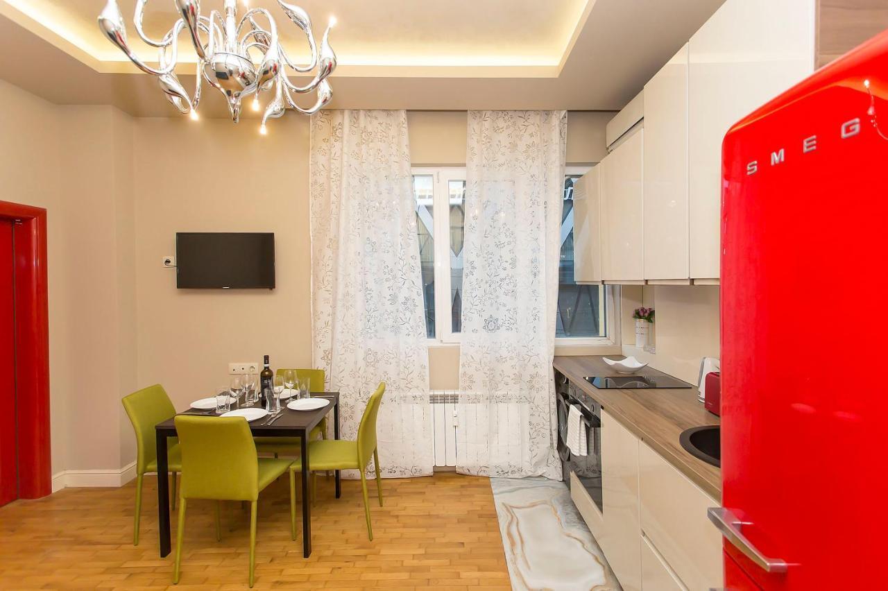 Elegant 2Bdr Apartment With A Balcony ソフィア エクステリア 写真