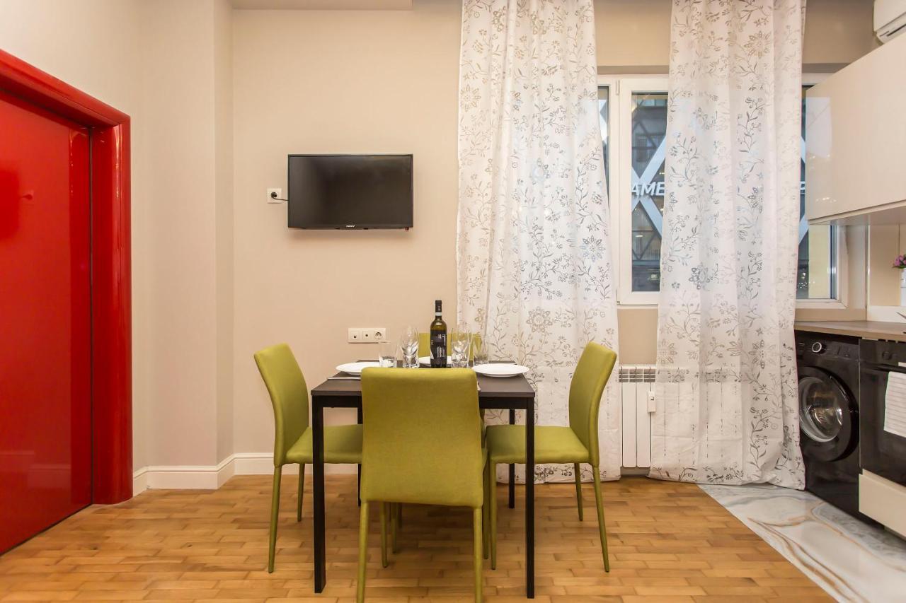 Elegant 2Bdr Apartment With A Balcony ソフィア エクステリア 写真